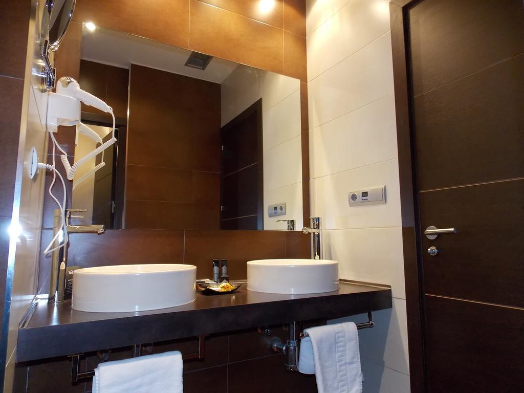 Aparthotel Bubal El Pueyo de Jaca Rum bild