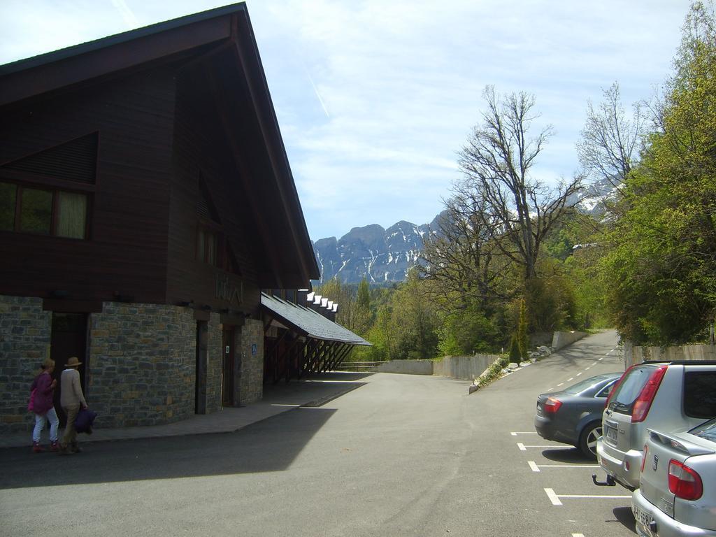Aparthotel Bubal El Pueyo de Jaca Exteriör bild