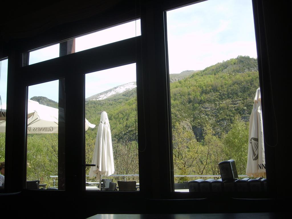 Aparthotel Bubal El Pueyo de Jaca Exteriör bild