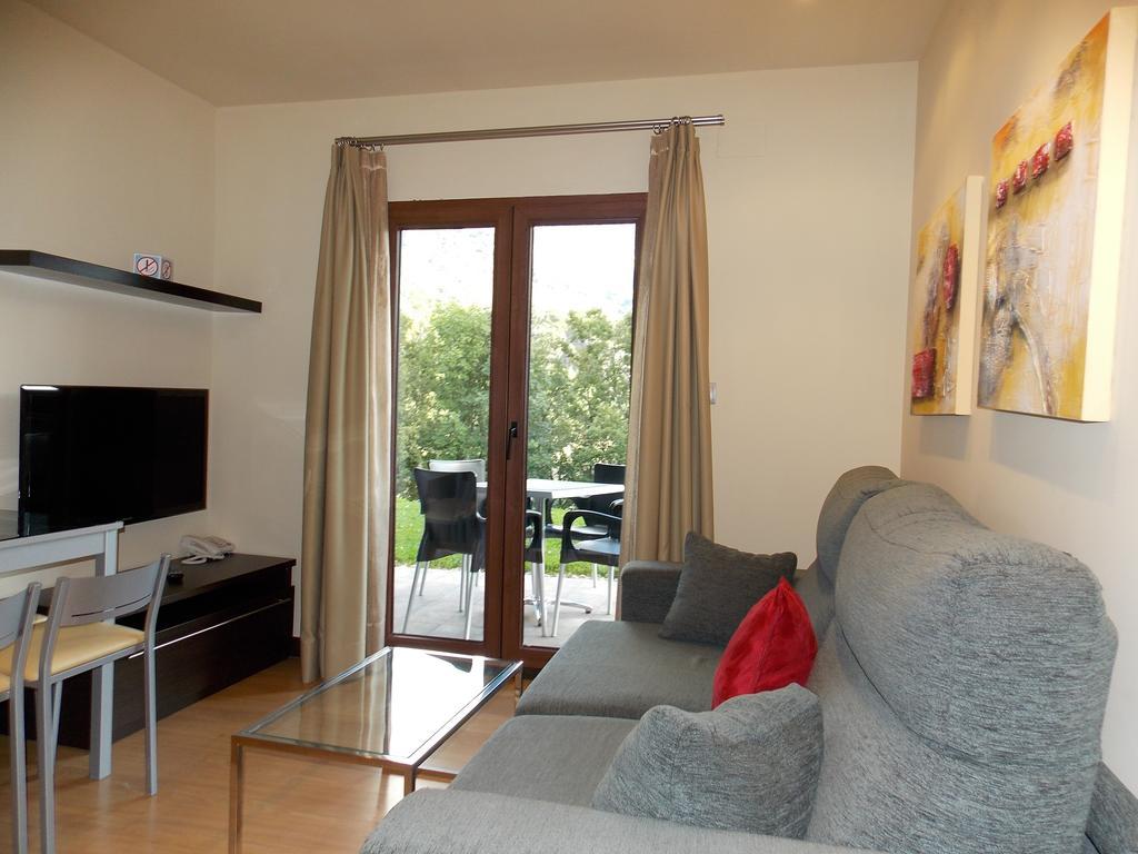 Aparthotel Bubal El Pueyo de Jaca Rum bild