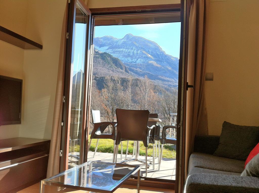 Aparthotel Bubal El Pueyo de Jaca Rum bild