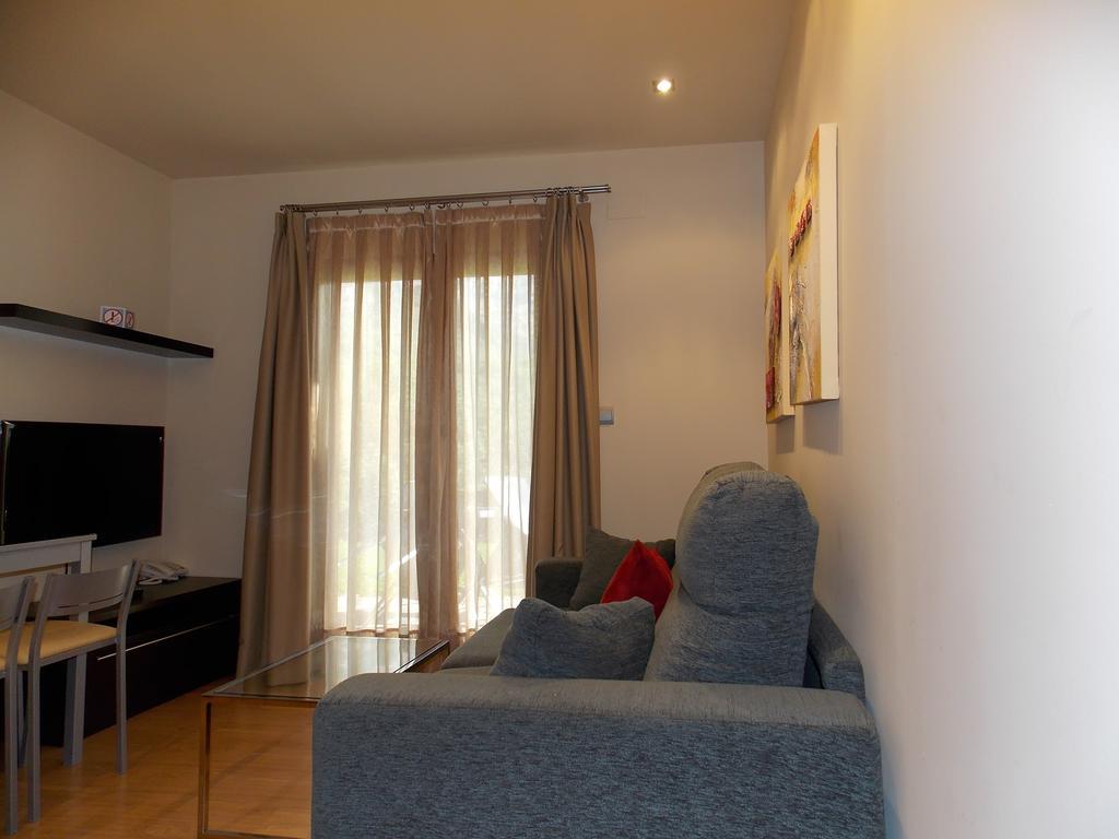 Aparthotel Bubal El Pueyo de Jaca Rum bild