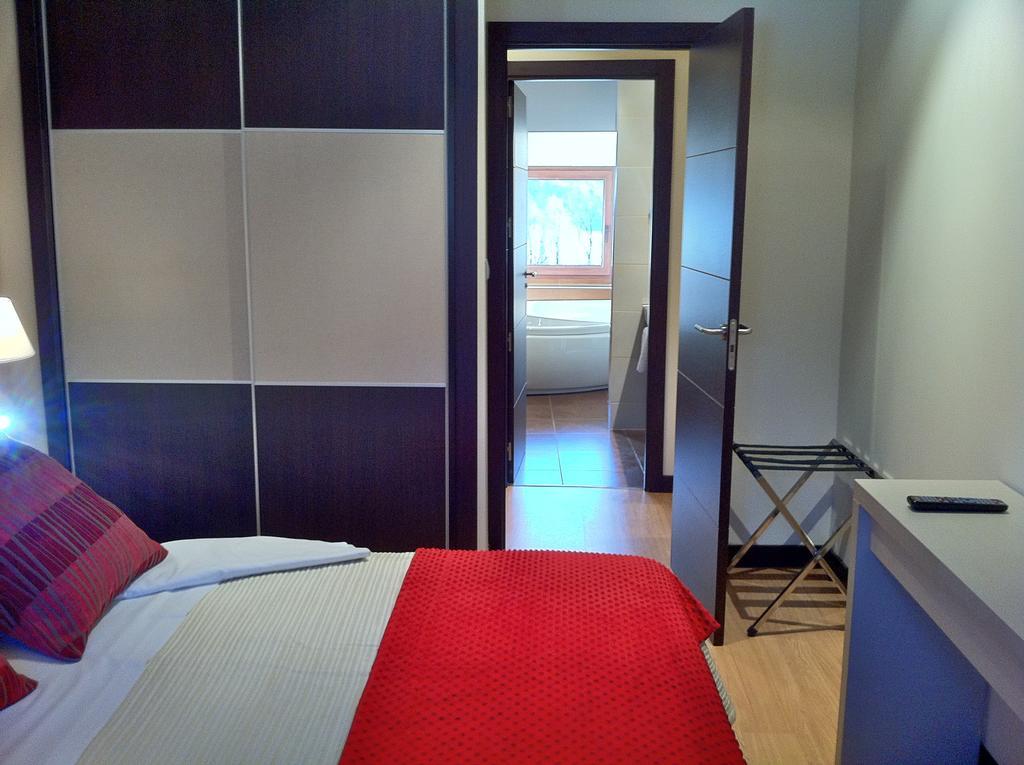 Aparthotel Bubal El Pueyo de Jaca Rum bild
